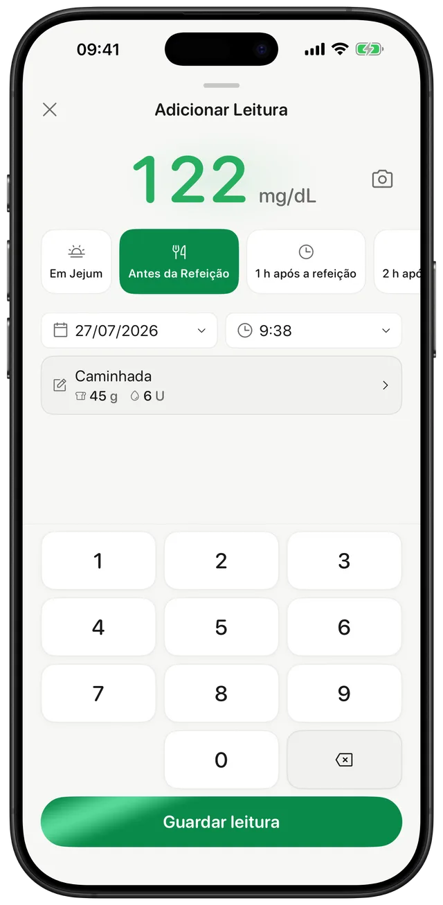 Ecrã de nova leitura do Gludiary com um teclado de botões grandes, um atalho de câmara para digitalizar um glicosímetro, etiquetas de contexto de refeição e notas opcionais de hidratos de carbono e insulina