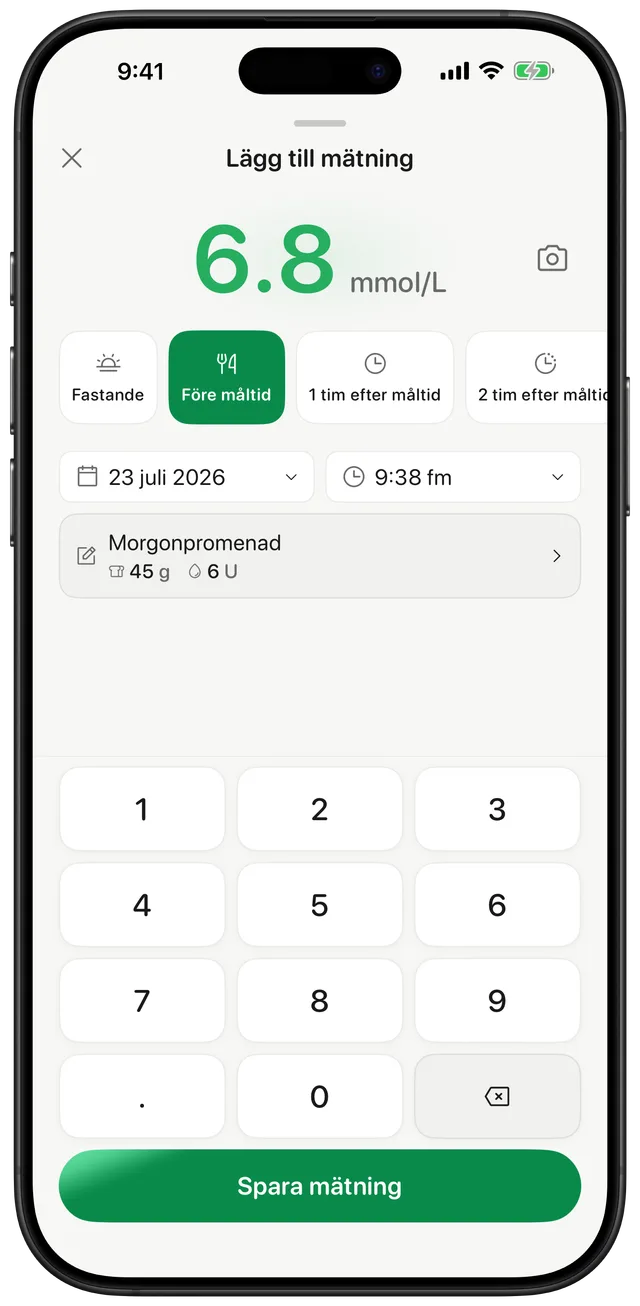 Gludiary registreringsskärm med ett stort knappsats för manuell inmatning, till exempel 6,8 mmol/L, en kamerakortkommando för att växla till skannern, måltidstaggchips, datum- och tidsväljare, samt en anteckningsruta med ikoner för kolhydrater (45 g) och insulin (6 E)